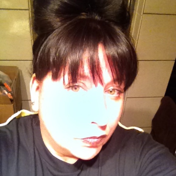 Meet your Posher, Vicki - Picture 1 of 1